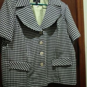 Plus Size 22 Short Sleeve Blazer/Jacket